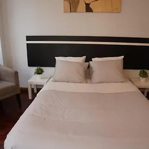 Quarto em Acomodações Particulares Bisengototo Homestay